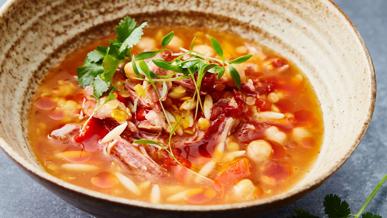 Harira met lamsvlees en orzo en harissa (op basis van Heldere Tomaten Soep) Harira met lamsvlees en orzo en harissa (op basis van Heldere Tomaten Soep)
